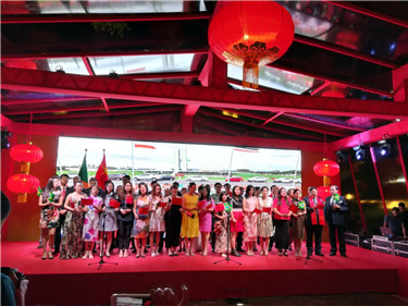 大合唱《我爱你中国》.jpg